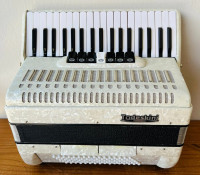 /album/galeria-de-fotos-todeskini-80-baixos/655565376-3928563530612156-356000915305793009-n-jpg1/