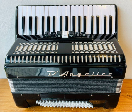 D´Angelico 80 baixos (R$4.000,00)