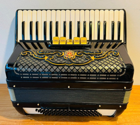 Scandalli 80 baixos (R$7.800,00)