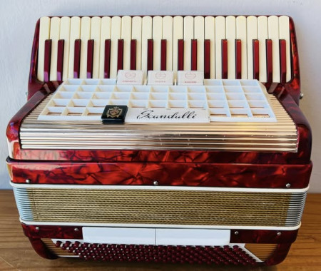 Scandalli 120 baixos (R$6.500,00)