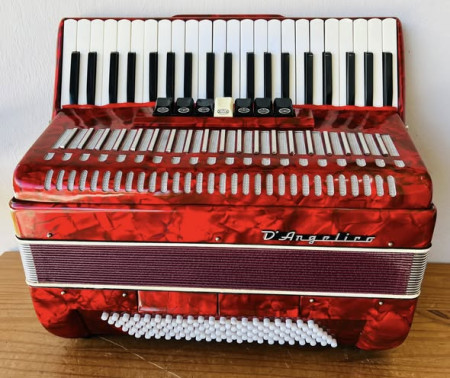 D´Angelico 120 baixos (R$4.500,00)