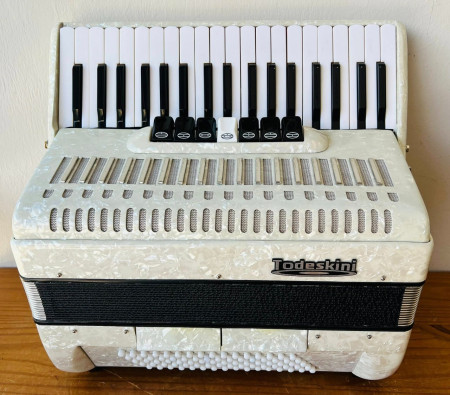 Todeskini 80 baixos (R$4.200,00)