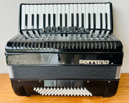 Serrano 80 baixos (R$4.800,00)