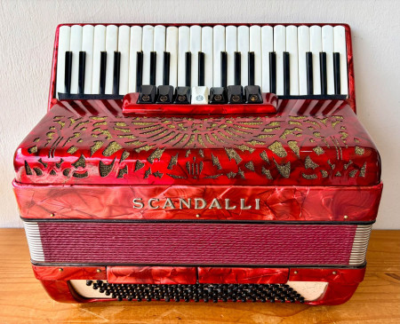 Scandalli 120 baixos (R$5.000,00)